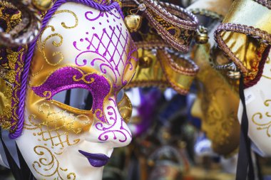 Venedik karnaval maskesi