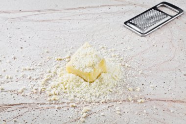 rendelenmiş parmesan peyniri