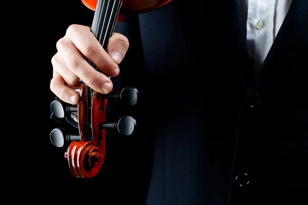 Скрипка в исполнении музыканта — стоковое фото