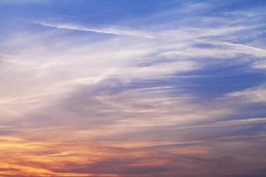 gökyüzü günbatımı ve bulutlar renkleri