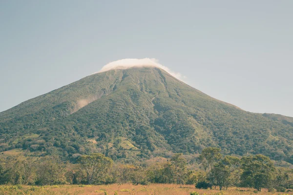 콘 셉 시 온 화산 Ometepe 섬에서 보기 — 스톡 사진