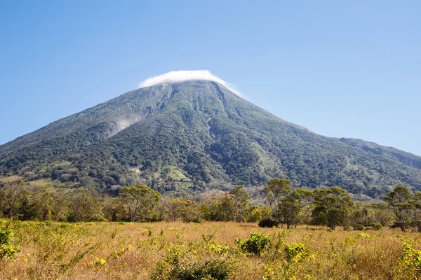 콘 셉 시 온 화산 Ometepe 섬에서 보기 — 스톡 사진