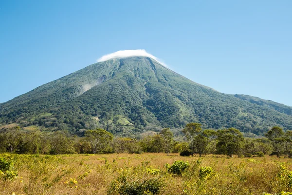 콘 셉 시 온 화산 Ometepe 섬에서 보기 — 스톡 사진