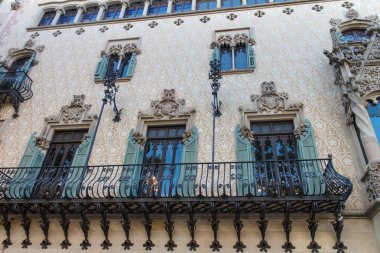 modernist Barcelona bina