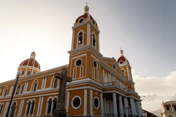 Kathedraal van Granada buitenshuis uit nicaragua — Stockfoto