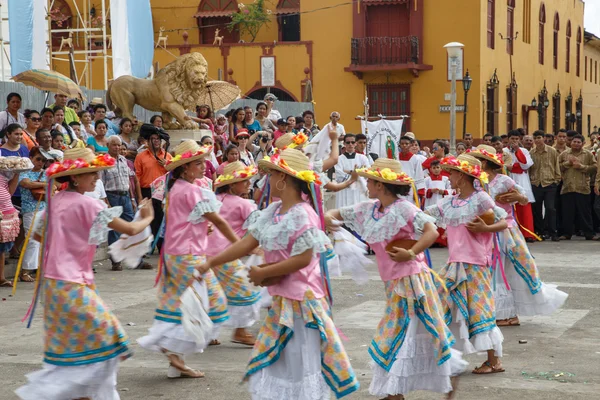 Bailarinas aborígenes de Nicaragua —  Fotos de Stock