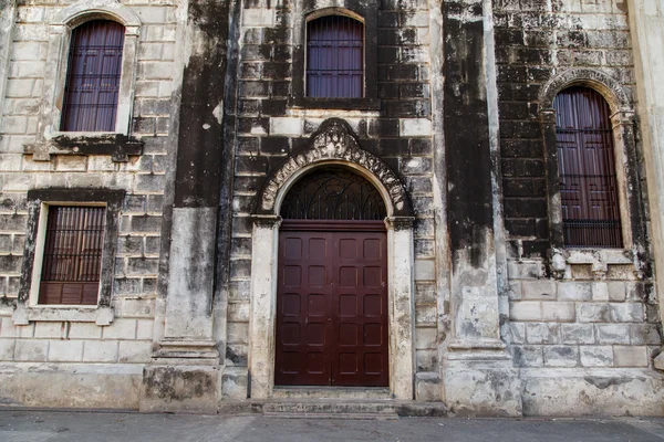 Old door building — Stock Photo, Image