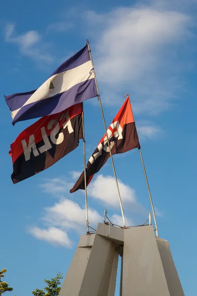 桑地诺和尼加拉瓜旗帜 — 图库照片