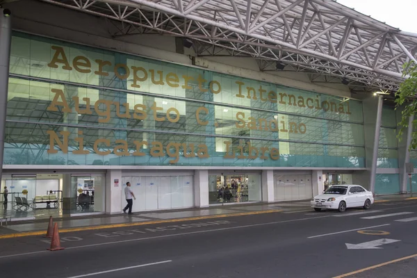 마나과, 니카라과에서 아우 세 자르 Sandino 공항 보기 — 스톡 사진