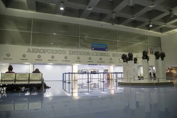 Aeropuerto Internacional Augusto Cesar Sandino vista desde Managua, Nicaragua — Foto de Stock