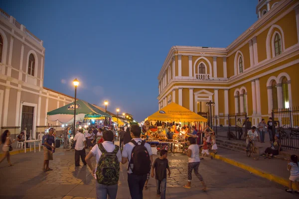 Central park från Granada, Nicaragua i Landskampfestivalen av poesi — Stockfoto