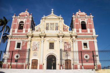 Leon, Nikaragua 'dan el Calvario Kilisesi