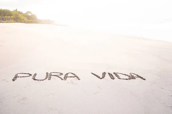 Ręcznie Robiony Napis Piasku Plaży Zwrotem Czyste Życie Kostaryka — Zdjęcie stockowe