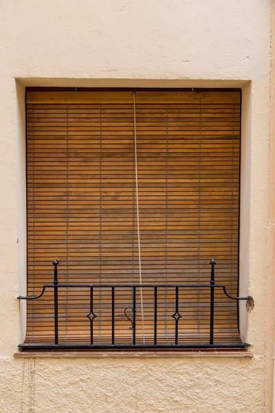 Rustikale Fenster im Freien — Stockfoto