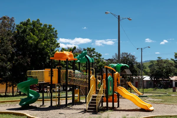 Colorido parque infantil — Foto de Stock