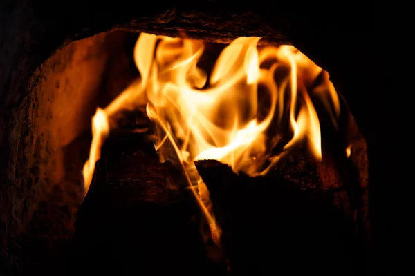 El fuego del horno de la leña —  Fotos de Stock