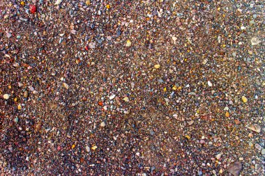 Nehirdeki litlle taşlar