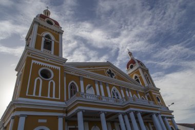 Granada katedral cephesi ile gökyüzü