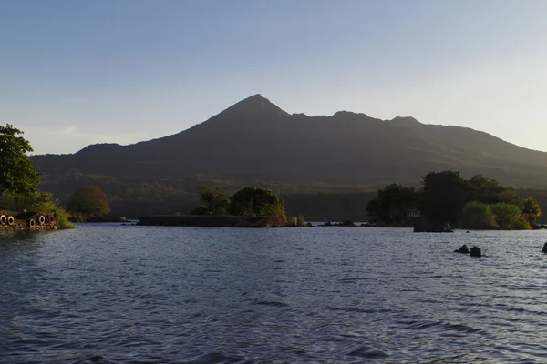 Utsikt över vulkanen Mombacho i Nicaragua — Stockfoto