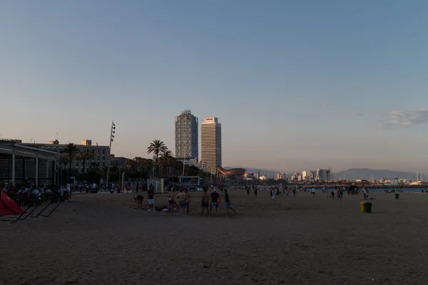 Ορίζοντα από την παραλία Barceloneta της Βαρκελώνης — Φωτογραφία Αρχείου