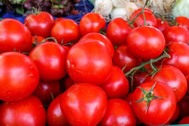 domates bir piyasa yığını