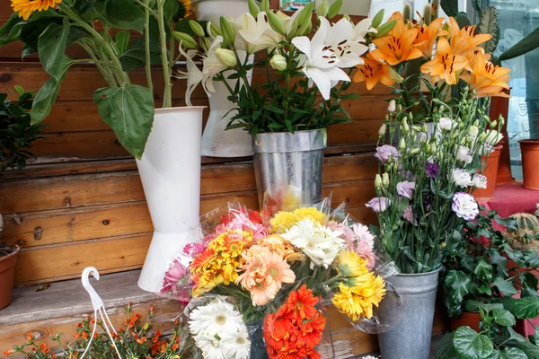 Färgglada blombuketter — Stockfoto