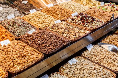 bir market Kuruyemiş