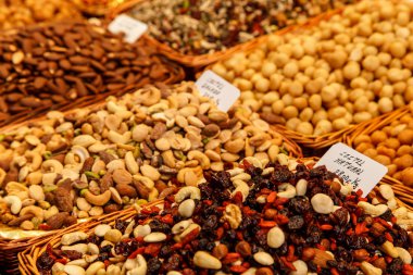 bir market Kuruyemiş