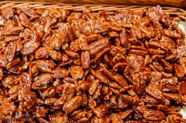 karamelize badem fındık