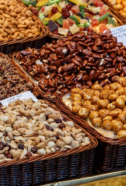 bir market Kuruyemiş