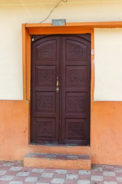 ayrıntılı olarak eski kapı