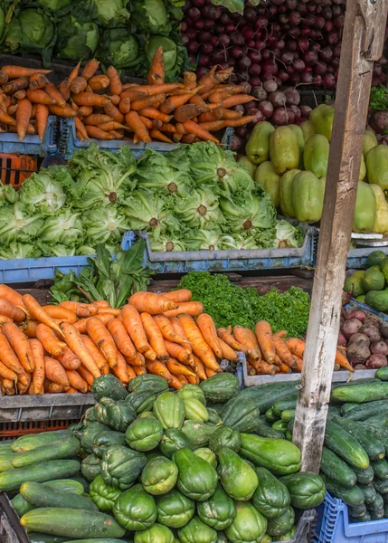 Verduras en un mercado — Foto de Stock