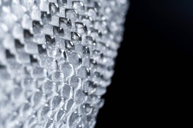 Bir buzdağının soyutlanması ve taklit edilmesi, karlı buz ve desenli yağmur.