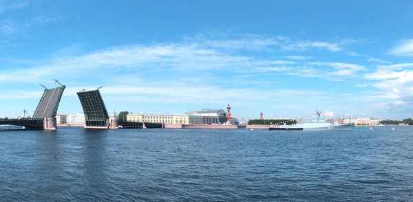 Drawbridge Neva River Summer Day Petersburg Russia — Stock Photo, Image