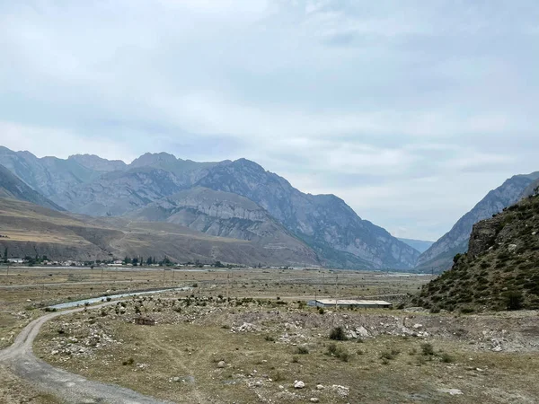 Country Road Caucasus Mountains Cloudy Day — Stock Fotó