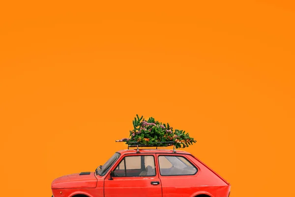 Αυτοκίνητο Χριστουγεννιάτικο Δέντρο Στην Οροφή Χριστούγεννα Φόντο Αντίγραφο Χώρο Παράδοση Εικόνα Αρχείου