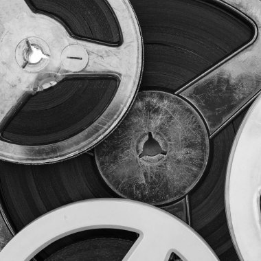 Müzik ve filmlerin eski analog kayıtları. Film izlemek ve eğlenmek..