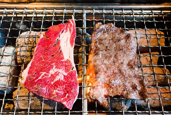 Tranches Bœuf Porc Crues Sur Grille Pour Barbecue Yakiniku Style — Photo