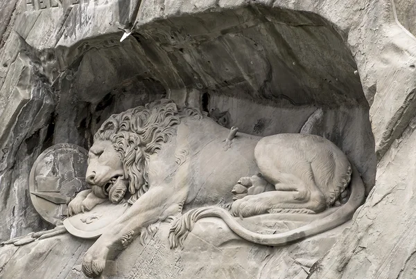 Monumento al León, o León de Lucerna en Lucerna Suiza . — Foto de Stock