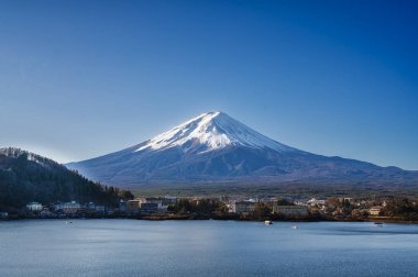 MT fuji erken sabah göl kawaguchiko yansıması ile