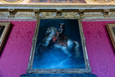Ayrıntılı olarak büyük salon balo salonunda Versailles