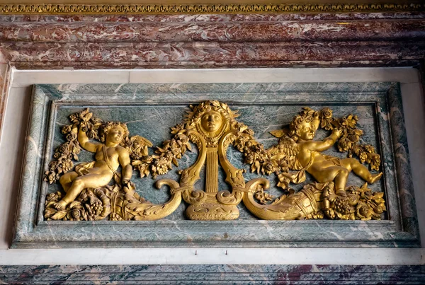 Деталь в большом зале бального зала в Версале — стоковое фото