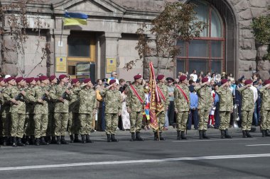 askeri geçit töreni