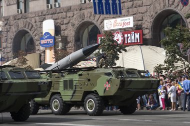 askeri geçit töreni