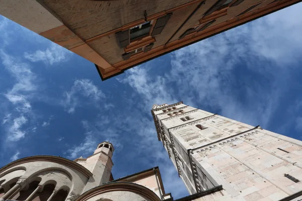 Modena, Ghirlandina çan kulesi ve Katedrali, Emilia Romagna, İtalya — Stok fotoğraf