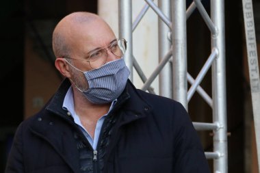 MODENA - İtalya, 18 Ekim 2020 - Stefano Bonaccini, Emilia Romagna bölge başkanı, Piazza Grande Meydanı 'nda bir açılış etkinliği