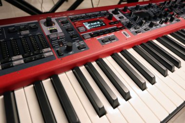 Elektronik piyano, klavye müzik aleti