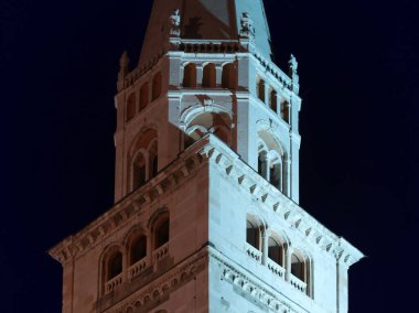 Modena, Ghirlandina Kulesi, Unesco dünya mirası alanı, detay