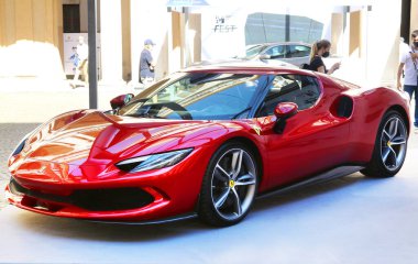 Modena, İtalya, Temmuz 12021 - Ferrari 296 GTB Motor Vadisi Fuarı, Kamu Sergisi