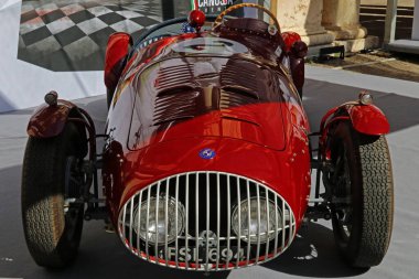 MODENA, İtalya, Temmuz 12021 - Motor Vadisi Festivali Sergisi, Maserati OSCA MT4 klasik araba, ön müfreze